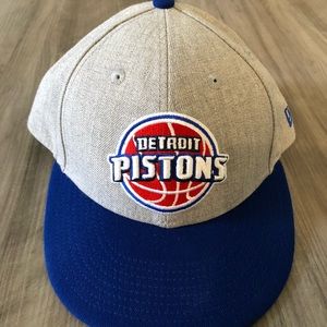 Detroit Pistons NBA New Era 59FIFTY Fitted Hat 7 1/4 Gray Blue Red Logo